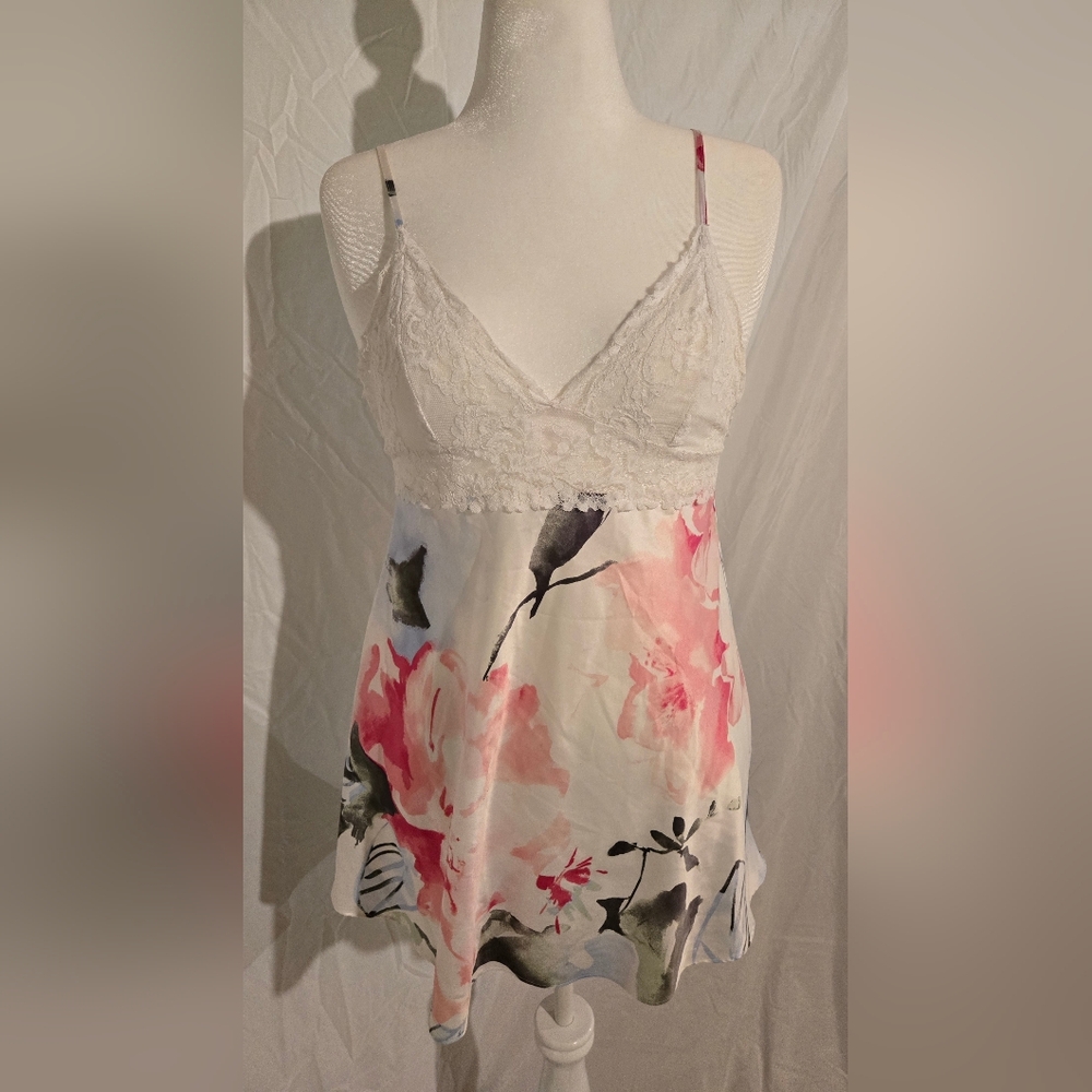 Secret Treasures Floral Lace Sleepwear